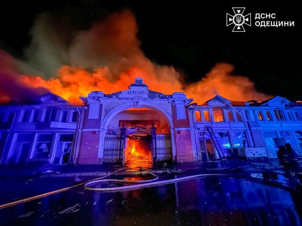 В Одесі горить ринок Привоз. / © ГУ ДСНС в Одеській області
