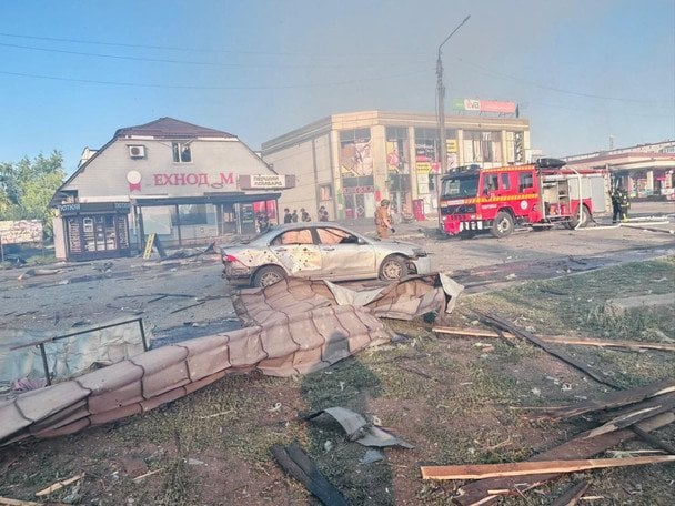 Местная больница не справляется: все детали об ударе КАБ по Доброполью (фото, видео)