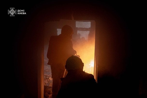 Пожар в гостинице «Днепр» на Крещатике / © ГУ ГСЧС в Киеве