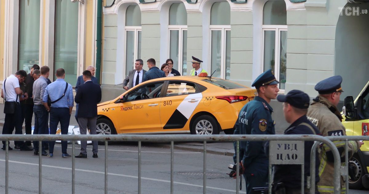 Таксист, який збив пішоходів у Москві, пояснив причину ДТП