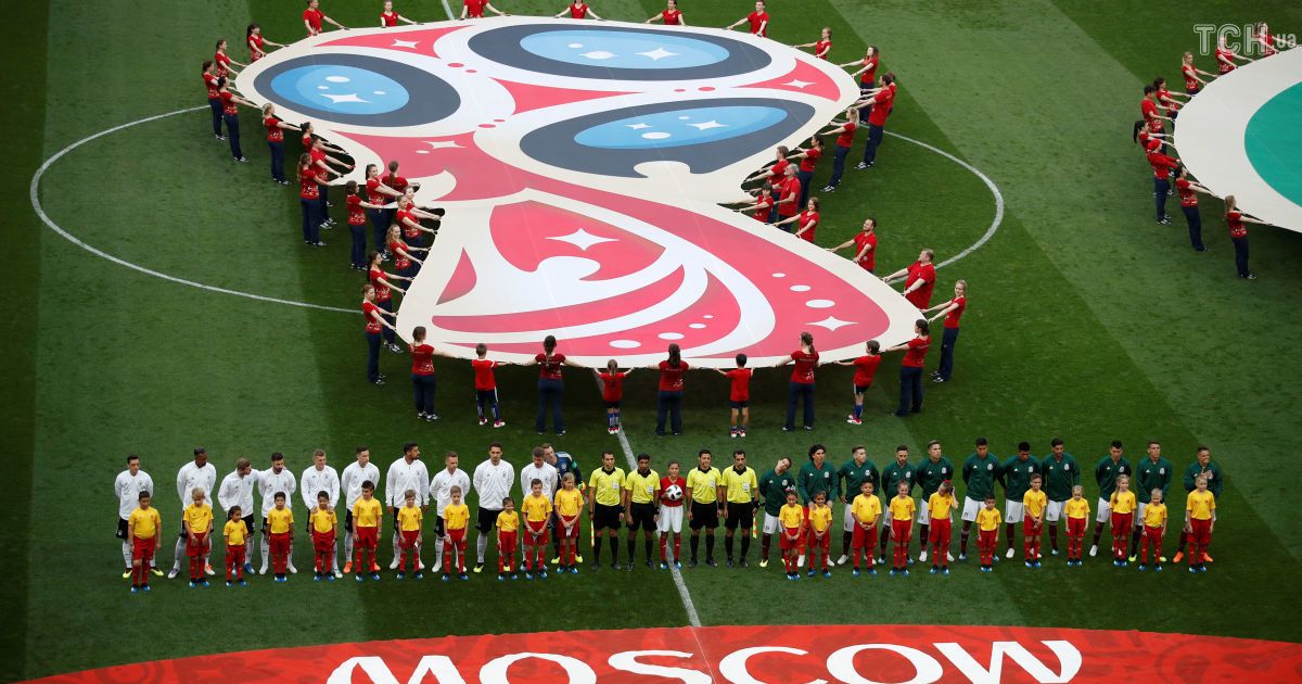 Позорные провалы организации чемпионата мира по футболу в России: нарисованные дома и запрещенный секс