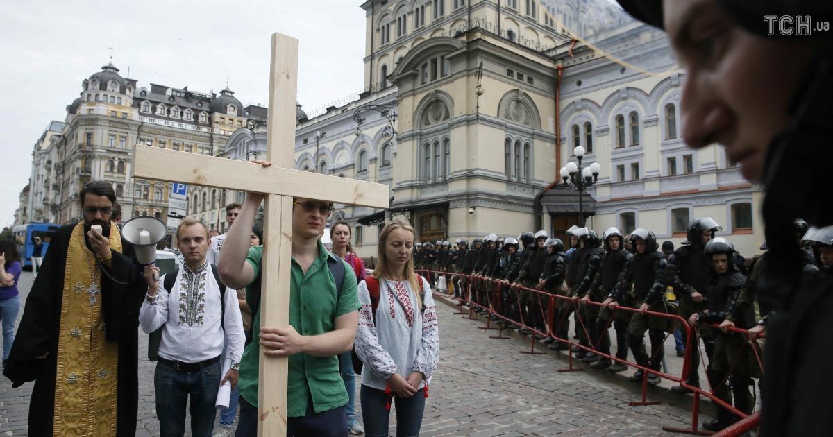 57 затриманих. У поліції пояснили, чому виникли сутички з противниками "КиївПрайду"