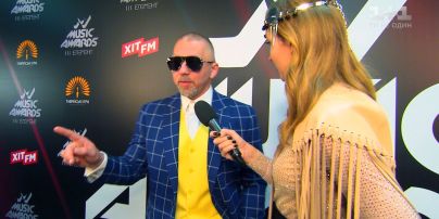Серега сыграл охранника Поляковой в комедии "Свингеры"