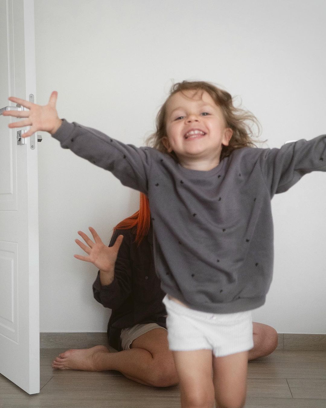 Светлана Тарабарова с 3-летней дочерью / © instagram.com/tarabarova