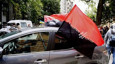 Протест "Правого сектора" под Администрацией президента. / © УНИАН