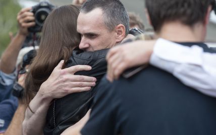 Мать освобожденного Сенцова отправилась из оккупированного Крыма в Киев на встречу с сыном