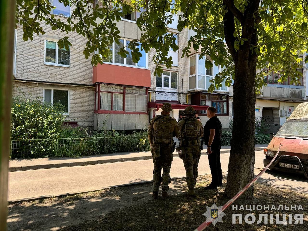 У Луцьку затримали чоловіка, який погрожував зброєю патрульним і працівникам ТЦК / © Поліція Волинської області/Facebook