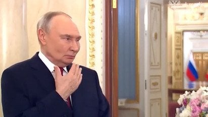 Кремль випадково показав невдалий дубль привітання Путіна з 8 березня