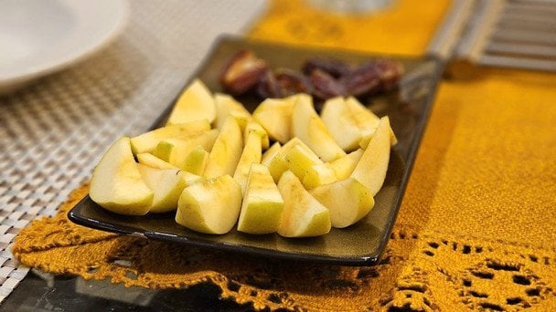 Як знизити холестерин без ліків: один продукт, який варто їсти на ніч