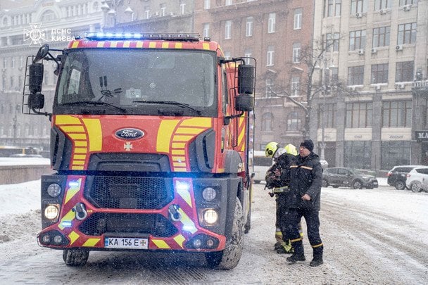 Пожежа у готелі «Дніпро» на Хрещатику / © ГУ ДСНС у Києві
