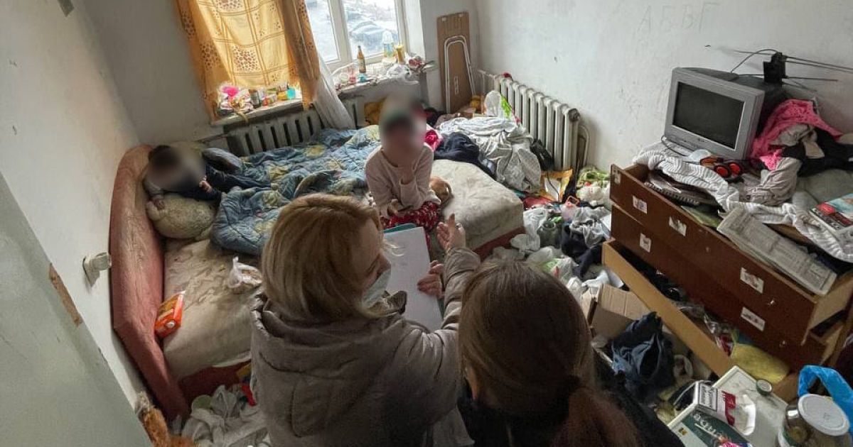 Пьяная мать, ее агрессивный сожитель и горы мусора: в Тернополе спасли 4-летнего мальчика