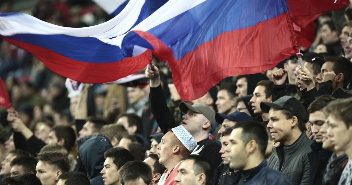 "Нейтральне поле, відсутність прапора та гімну": у РФ висловили готовність виступати під егідою УЄФА вже навіть із обмеженнями