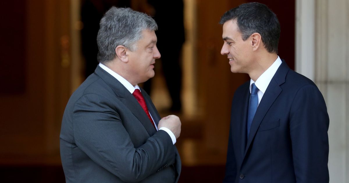 Петр Порошенко и премьер Испании Педро Санчес