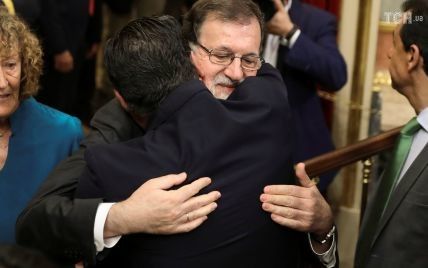Парламент Испании отправил в отставку правительство и премьера