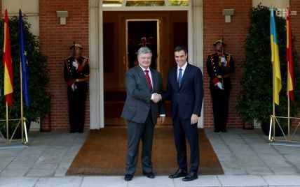 Ми підтримуємо єдність Іспанії, а її новий уряд підтримує цілісність України – Порошенко