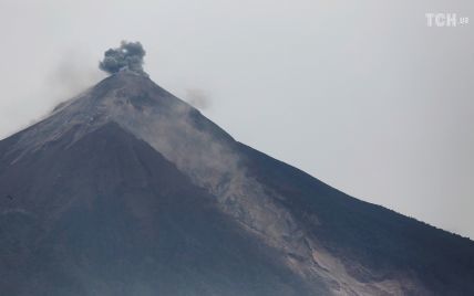 Число жертв извержения вулкана в Гватемале достигло почти 100 человек