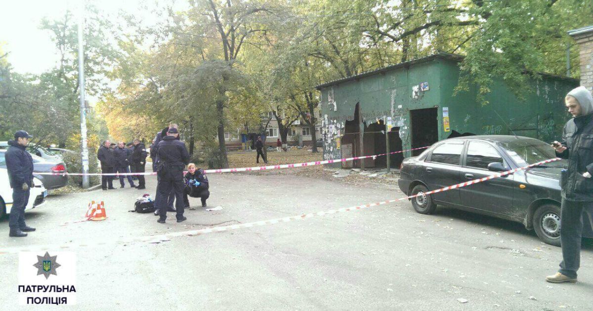 невідомий намагався поцілити в поліцейських / © facebook.com/Патрульна-поліція-України