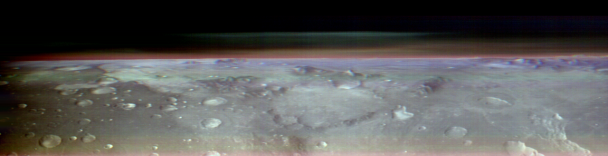 Панорамное изображение Марса с высоты 400 км. / © NASA