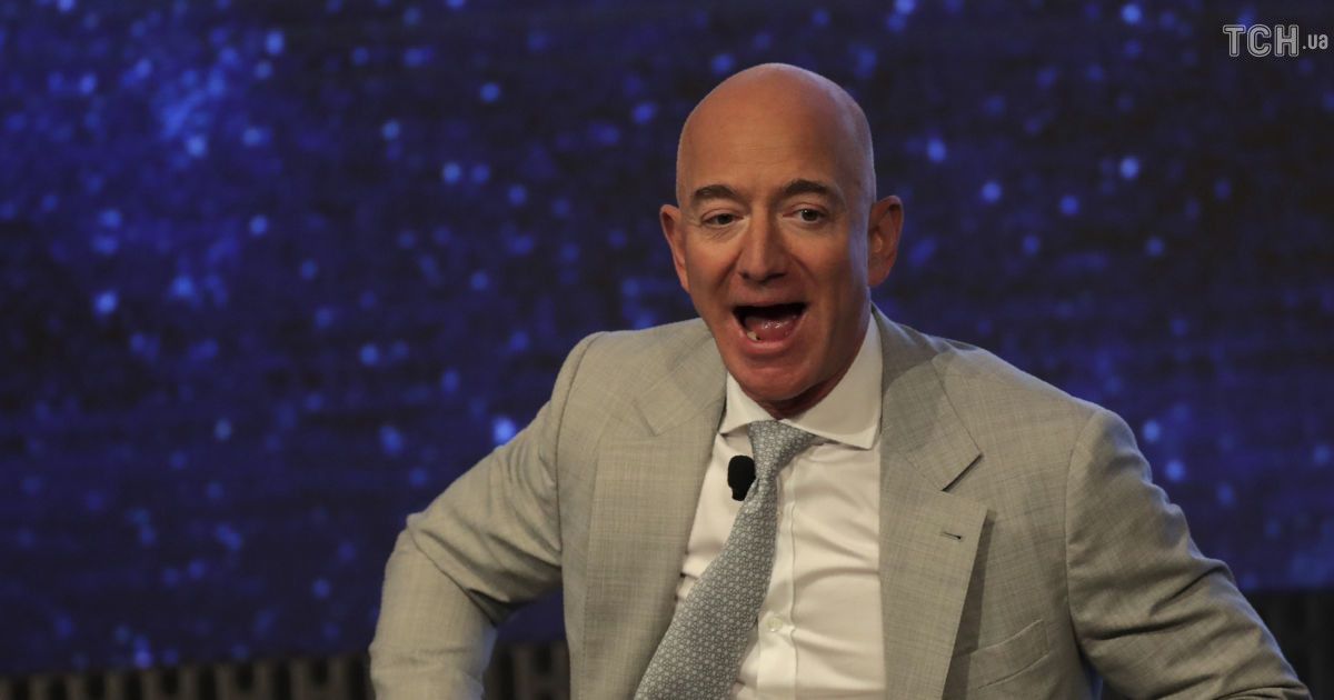 Квиток на політ в космос із засновником Amazon продали за 28 млн доларів: чи назвали ім'я туриста
