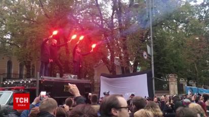 В центре Киева началась акция "Ночь на Банковой"