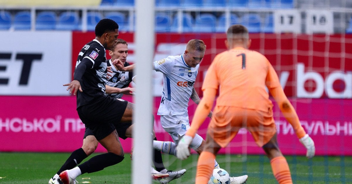 "Динамо" — "Зоря"