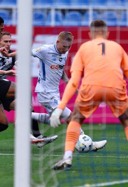 "Динамо" — "Зоря"