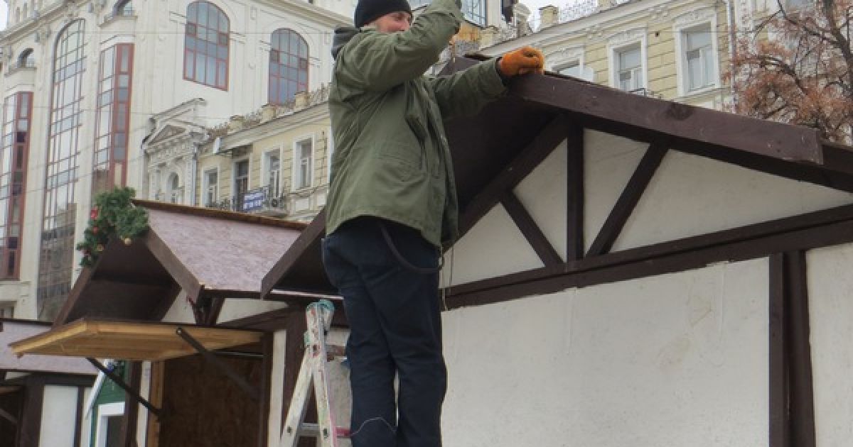 На Софийской площади в Киеве готовятся к новогодне-рождественским праздникам / © Вечерний Киев