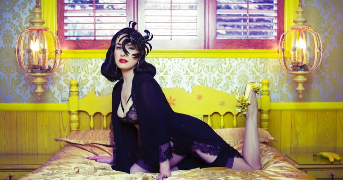 Діта фон Тіз зваблювала у новому фотосеті