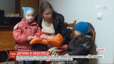 Пьяная женщина изо всех сил бросила на землю собственного младенца во время ссоры с мужем
