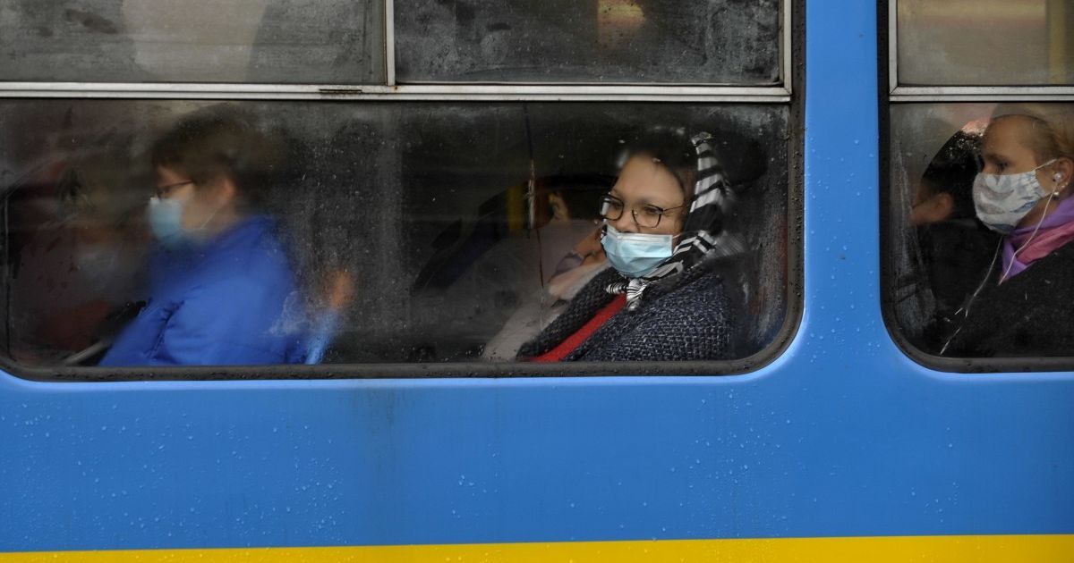 В Черновицкой области коронавирусом заразились еще почти четыреста человек: какова ситуация в регионе