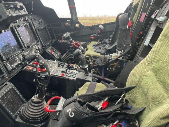 Ворожий гелікоптер намагався атакувати позиції ЗСУ: українські воїни "насипали" йому у відповідь