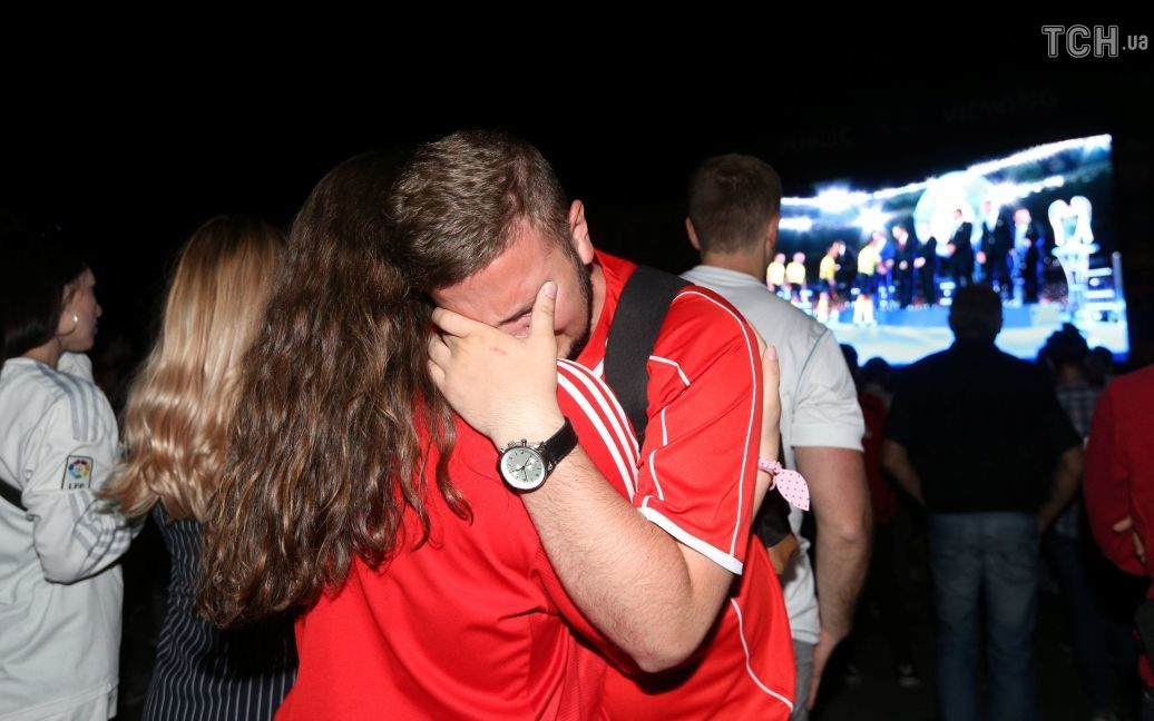 Фанати "Реала" і "Ліверпуля" не стримують емоцій після фіналу / © Reuters