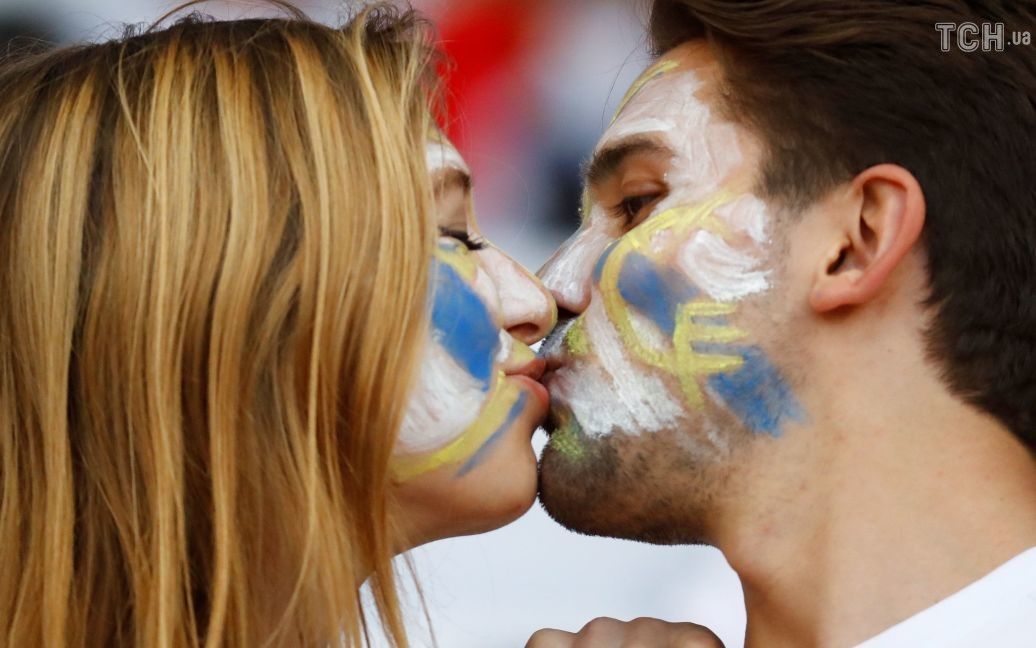 Фанаты на "Олимпийском" перед стартом финала Лиги чемпіоінв / © Reuters