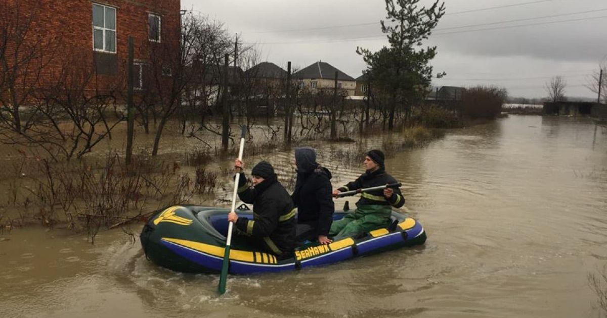 Масштабна повінь на Закарпатті: від води постраждали майже 1000 дворогосподарств 
