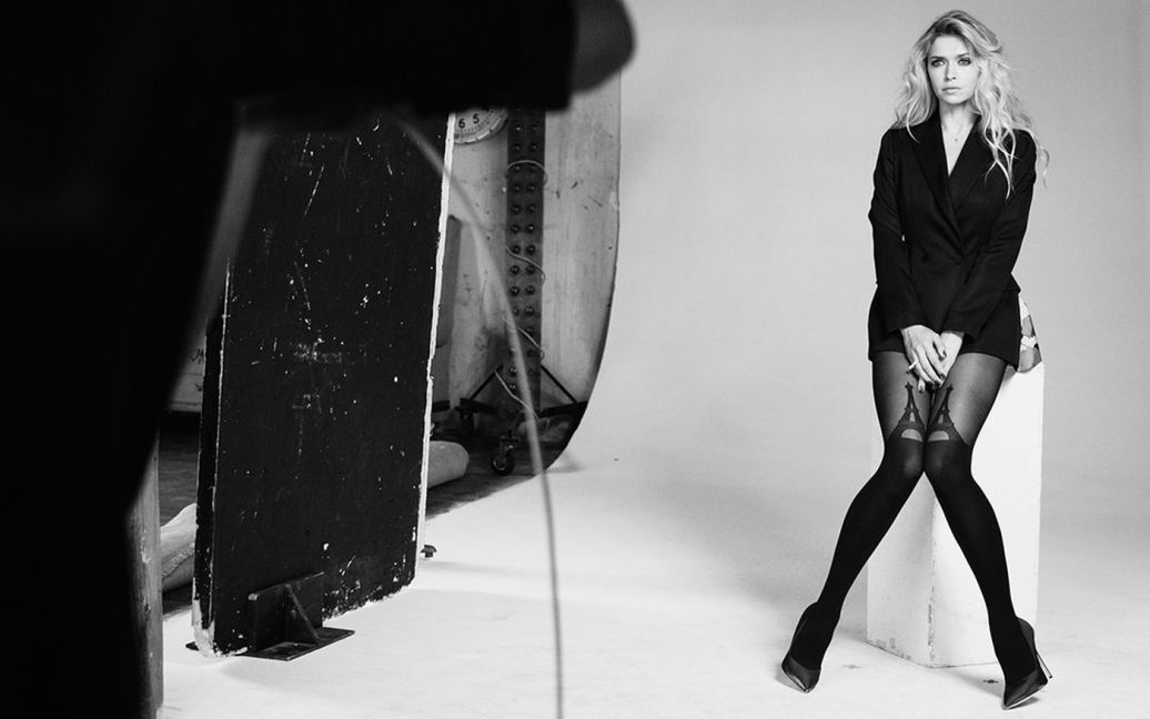 Брежнєва знялася у новому фотосеті / © Calzedonia