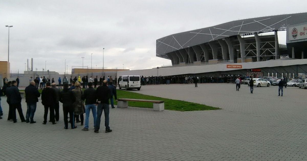 Очередь за билетами