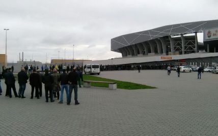 Во Львове за билетами на игры "Шахтера" выстроились огромные очереди