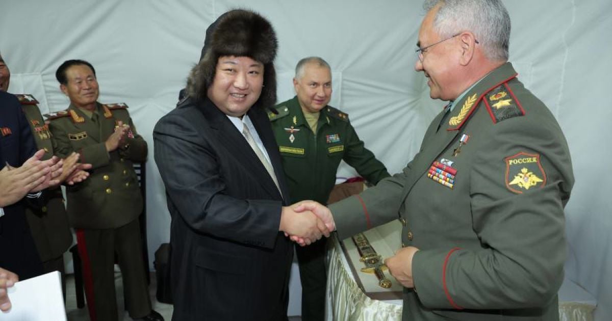 Кім Чен Ин та Сергій Шойгу. Фото: Державне Центральне телеграфне агентство КНДР
