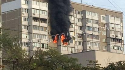 У Києві спалахнула багатоповерхівка