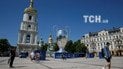 Репліка Кубка чемпіонів на Софійській площі у Києві.