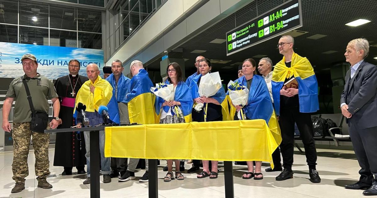 Українці повернулися додому