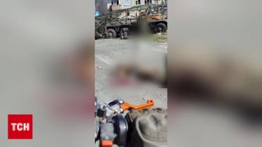 Окупанти вбили мечем бійця зі зв'язаними руками!
