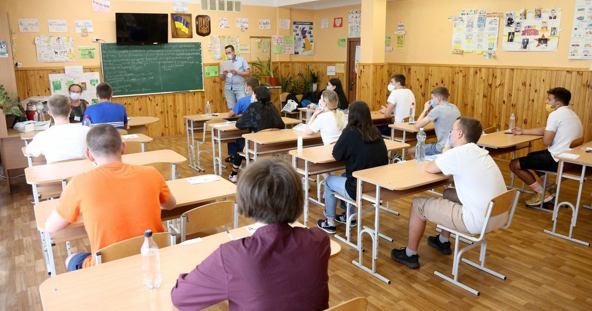 На Буковині заражений коронавірусом учень відправив однокласників на карантин