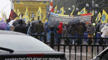 Під Радою мітингують близько 850 власників авто на єврономерах / © УНИАН