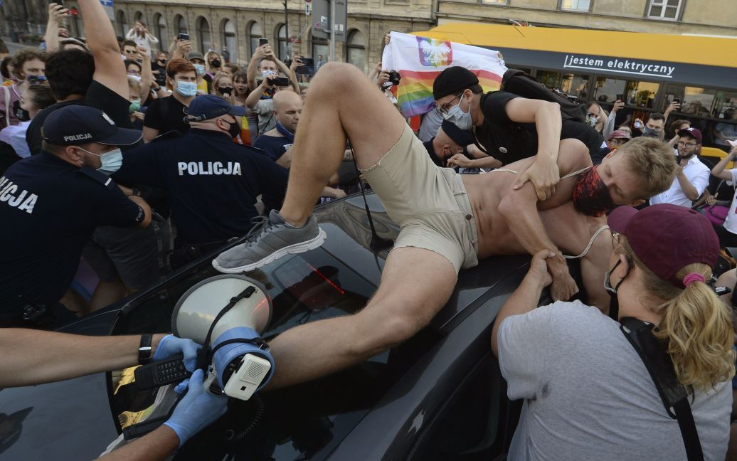 © Associated Press