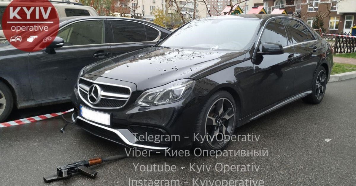 обстріляне автоматом авто в Києві_5 / © Киев Оперативный