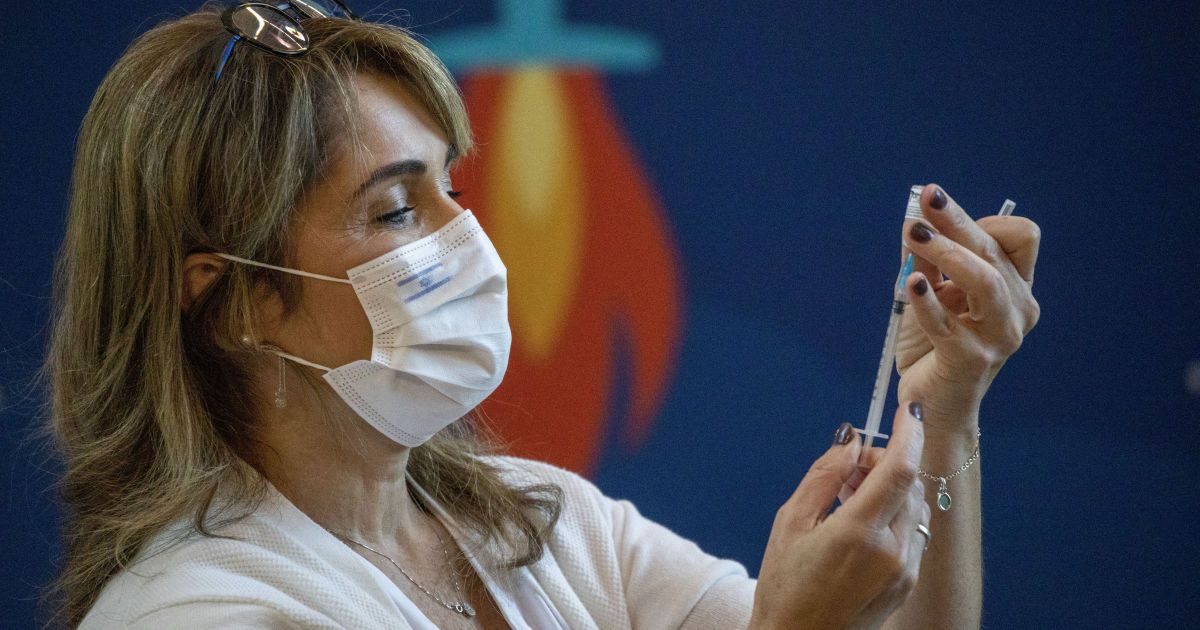 Європол попередив про шахраїв на тлі початку масової вакцинації від коронавірусу в ЄС