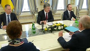 Порошенко зібрав робочу групу з «деофшоризації»
