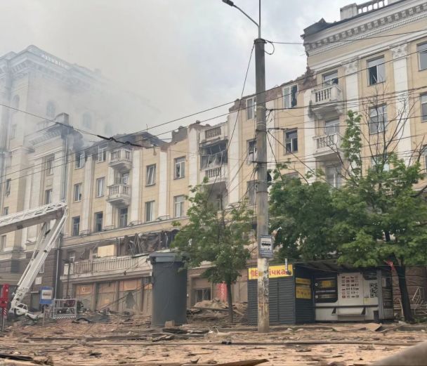 Наслідки ракетних ударів по Дніпру вночі 19 квітня. / © Сергій Лисак, голова Дніпропетровської ОВА.