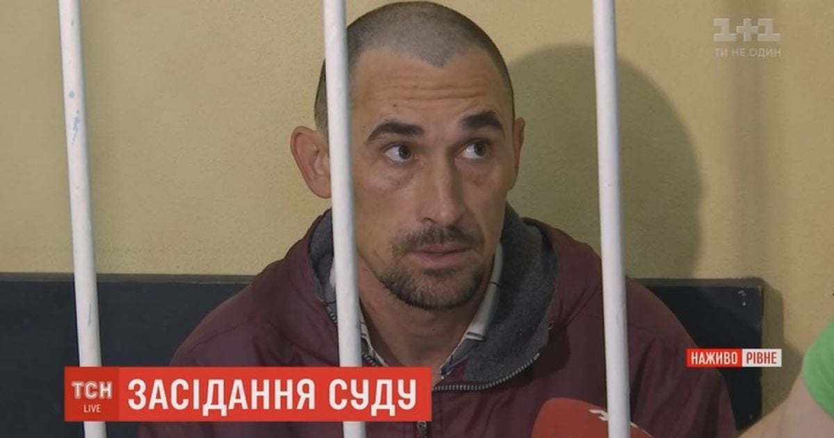 Чоловік, якого підозрюють у побитті немовляти, заперечує провину і звинувачує дружину
